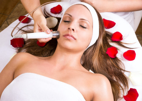 beautiful-woman-at-the-beautician